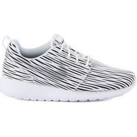 Nike Roshe One Eng women\'s Shoes (Trainers) in White