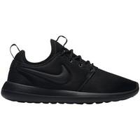 Nike W Roshe Two women\'s Shoes (Trainers) in Black