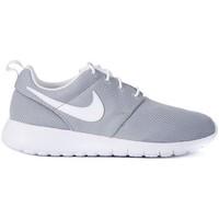 Nike Roshe One GS women\'s Shoes (Trainers) in Grey