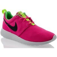 nike rosherun womens shoes trainers in black