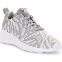 Nike W Kaishi 20 Kjcrd Print women\'s Shoes (Trainers) in Grey