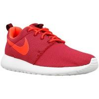 Nike Wmns Roshe One women\'s Shoes (Trainers) in Red