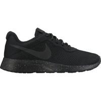 Nike Tanjun SE women\'s Shoes (Trainers) in Black