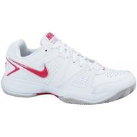 Nike Wmns City Court Vii women\'s Shoes (Trainers) in White