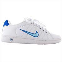 Nike Wmns Court Tradition 2 women\'s Shoes (Trainers) in white