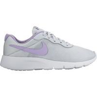 Nike TANJUN SE women\'s Shoes (Trainers) in grey