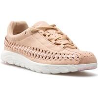 Nike Wmns Mayfly Woven women\'s Shoes (Trainers) in BEIGE