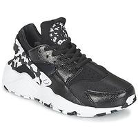 Nike AIR HUARACHE RUN SE W women\'s Shoes (Trainers) in black