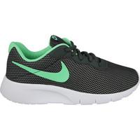 Nike TANJUN SE women\'s Shoes (Trainers) in green