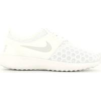 Nike 724979 Sport shoes Women Bianco women\'s Shoes (Trainers) in white