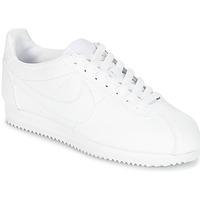 Nike CLASSIC CORTEZ LEATHER W women\'s Shoes (Trainers) in white