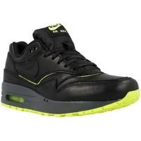 Nike Air Max 1 Cut Out Prm women\'s Shoes (Trainers) in Black