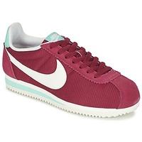 Nike CLASSIC CORTEZ TEXTILE W women\'s Shoes (Trainers) in red