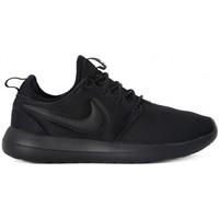 Nike ROSHE TWO W women\'s Shoes (Trainers) in multicolour