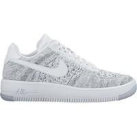 Nike Air Force 1 Flyknit Low women\'s Shoes (Trainers) in White