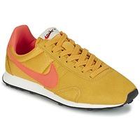 Nike PRE MONTREAL RACER VINTAGE W women\'s Shoes (Trainers) in yellow