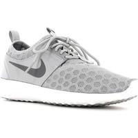 Nike 724979 Sport shoes Women Grey women\'s Shoes (Trainers) in grey