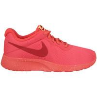 Nike TANJUN SE women\'s Shoes (Trainers) in pink