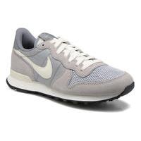 Nike Internationalist