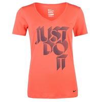 nike graphic t shirt ladies