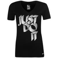 nike graphic t shirt ladies