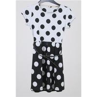 NWOT: EMI Collection Age 9/10 years: Black and grey spot dress