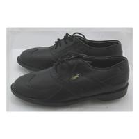 NWOT Reebok, size 4.5 black leather brogue style golf shoes