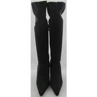NWOT Style, size 6 black knee high boots