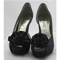nwot new look size 4 black peep toe stilettos