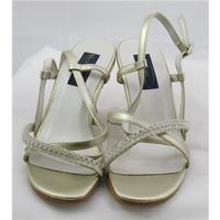 NWOT Meadows, size 3 gold strappy sandals