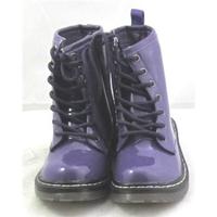 NWOT, size 12/31 purple patent effect DM style boots