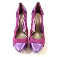 NWOT, Guess, size 6.5, purple & magenta high heels