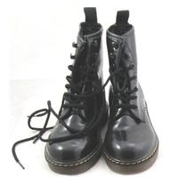 NWOT E-Sports, size 5 black patent effect DM style boots