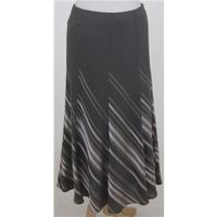 NWOT M&S Marks & Spencer, Size 10 , Grey Patterned Skirt