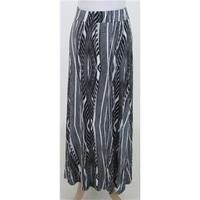 NWOT M&S, size 8 black, grey & white skirt