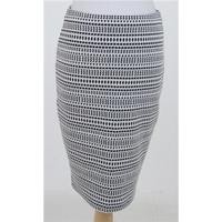 NWOT M&S, size 8 black & white skirt