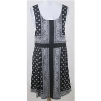 NWOT Minkpink size S monochrome knee length dress