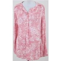 NWOT M&S, size 8 pink & white floral blouse