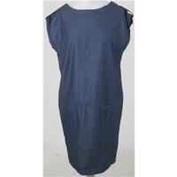 NWOT: M&S Size 8: Blue sleeveless tunic dress