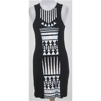 NWOT: Size 10: Black & silver sleeveless bodycon dress