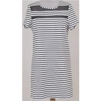 NWOT Minkpink, size L white & black striped shift dress