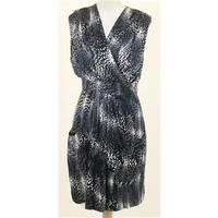 NWOT Kenneth Cole, size 8 monochrome silk dress