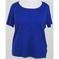 NWOT Isle, size 18-20 dark blue t-shirt