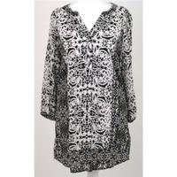 NWOT M&S size 8 black & cream patterned tunic
