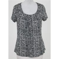 NWOT M&S size 8 black & cream patterned top