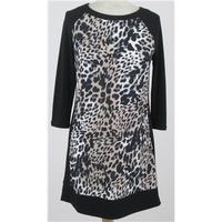 NWOT: M&S Size: 8 Black with animal print tunic