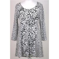 NWOT M&S size 8 white & black leopard print top