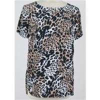 NWOT: M&S Size: 8 Animal print blouse