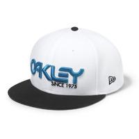 Oakley 75\' Snapback Cap - White / Black