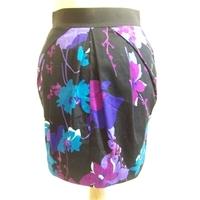 Oasis Size 8 Black / Purple Floral Patterned Tulip Skirt